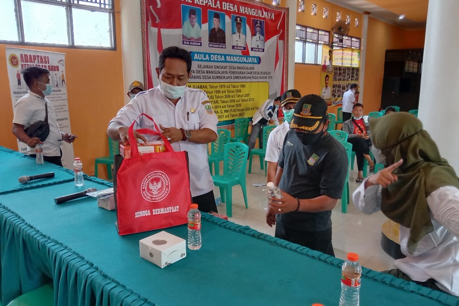 Tim Velox BIN  di Desa Mangunjaya Bekasi.